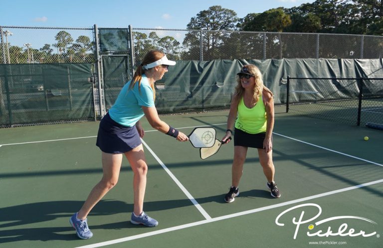 What are the Mechanics of Dinking in Pickleball Dinking